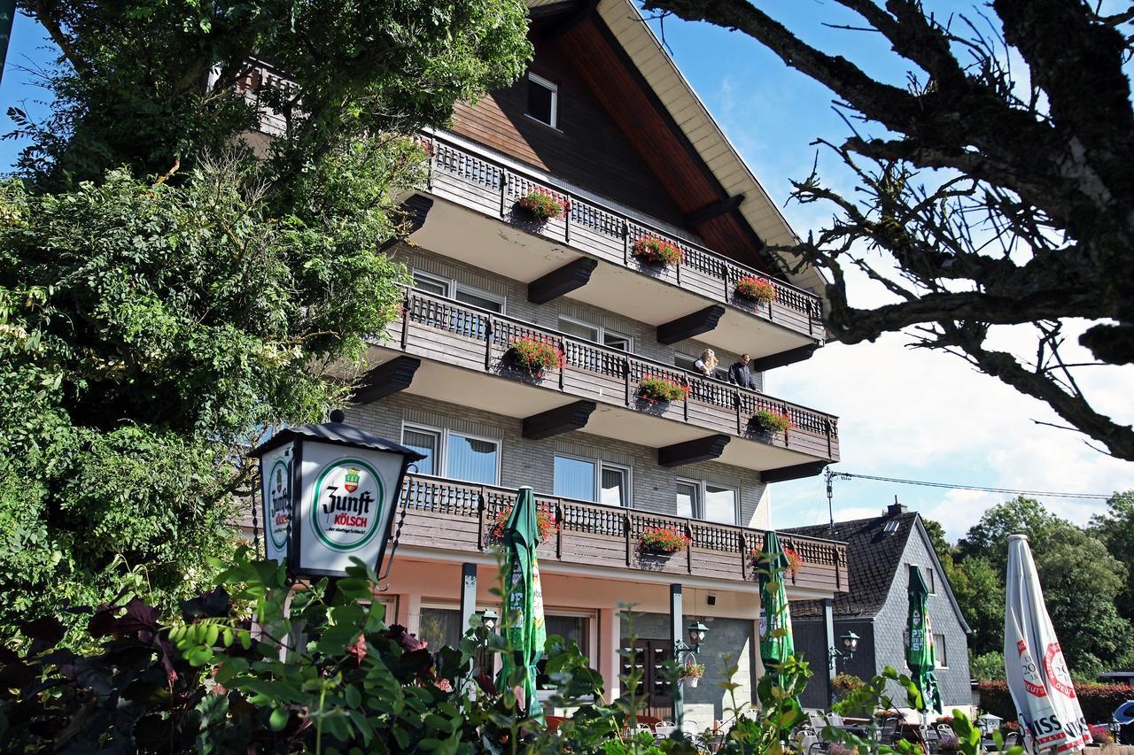 Gasthaus Zur Quelle Bad Marienberg Exterior photo